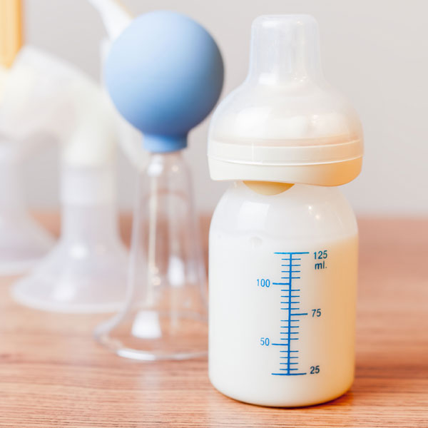 新生儿护理：关于宝宝的喂养问题