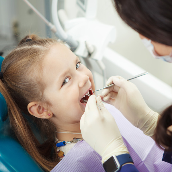 0至3岁婴儿护理知识：长牙齿会发烧吗？