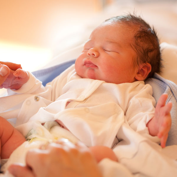 新生儿护理：关于宝宝的便便问题